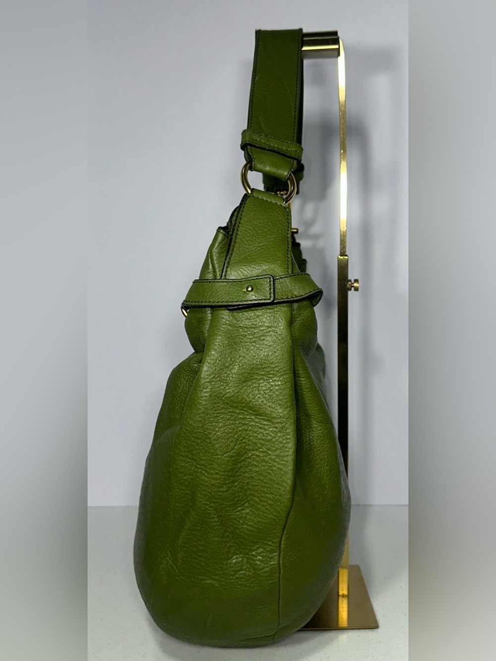 Salvatore Ferragamo hobo bag with a Gancini clasp - Picture 5 of 10